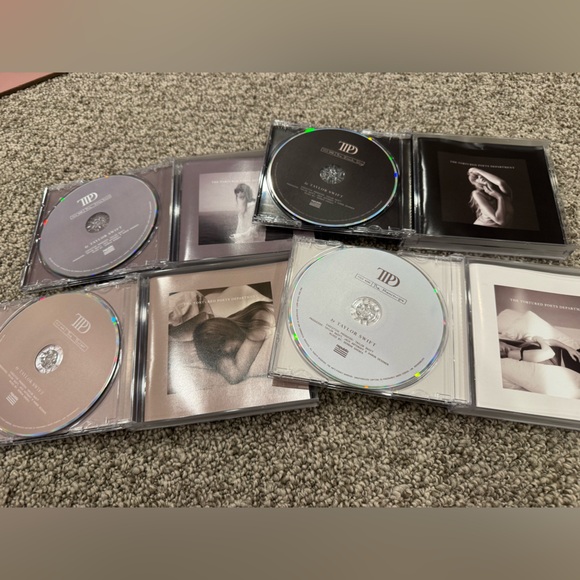 Taylor Swift Tortured Poets CD set - cds only - Picture 3 of 3